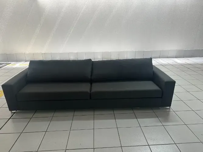 Sofá grande para sala de visitas