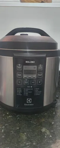 Panela de pressão elétrica.