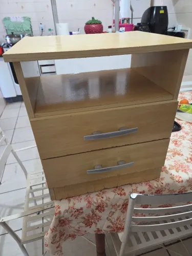 Mesa de cabeceira doação