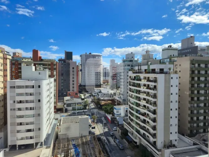 Apartamento de 2 dormitórios à venda no Centro