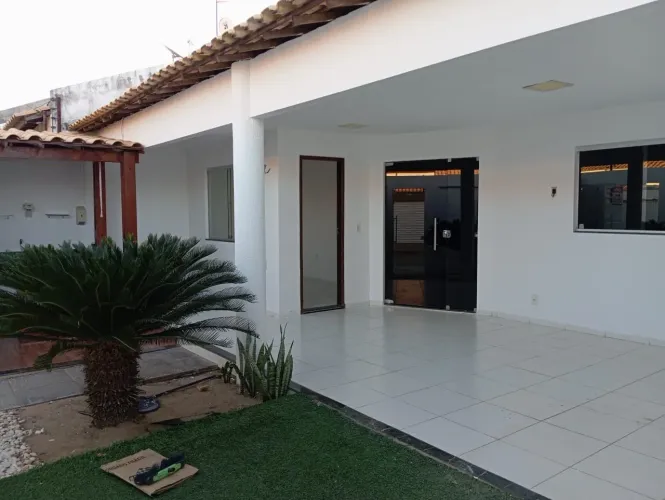 Casa térrea, atrás da polícia rodoviária