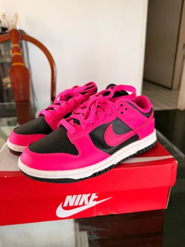 Nike Dunk Low Pink e Preto - Edição Limitada