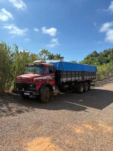 Caminhão Mercedes