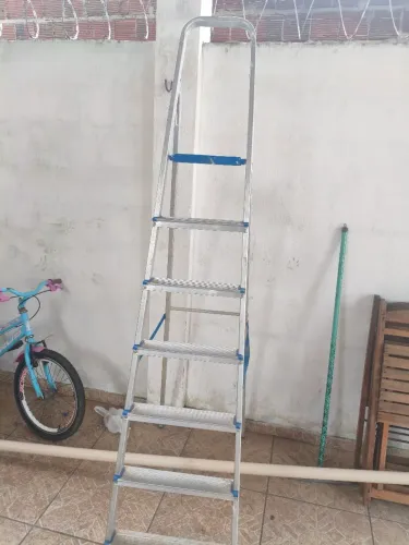 Escada de alumínio 2 metros