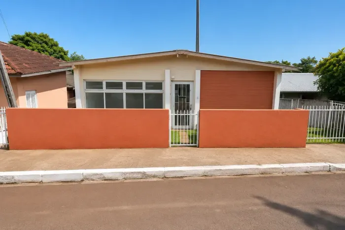 Casa comercial à venda em Altamira do Paraná PR com 370m²