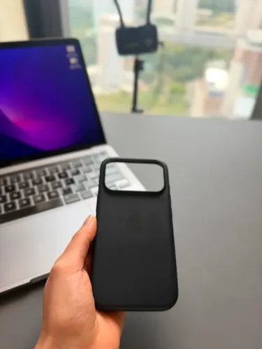 Capa de silicone com MagSafe para iPhone 17 Pro - Preto