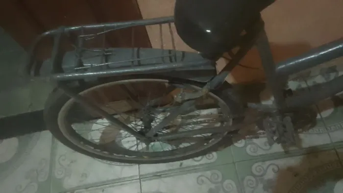 Vendo essa bicicleta quebra calho, so precisa de uns ajuste ,freio e Paralamas e borracha