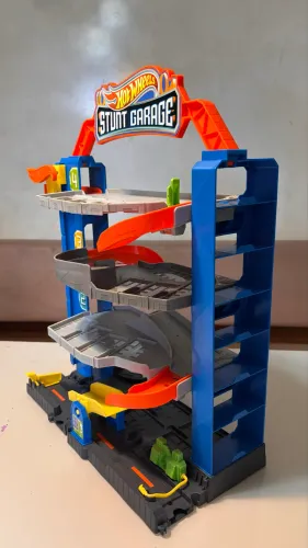 Hot Wheels City Stunt Garage