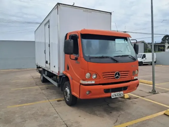 Caminhão Mercedes-Benz 2005