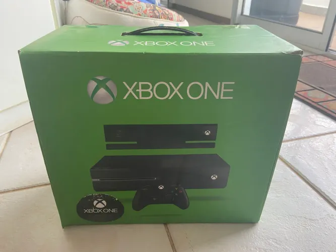 Xbox One + Controle Original + Cabos 