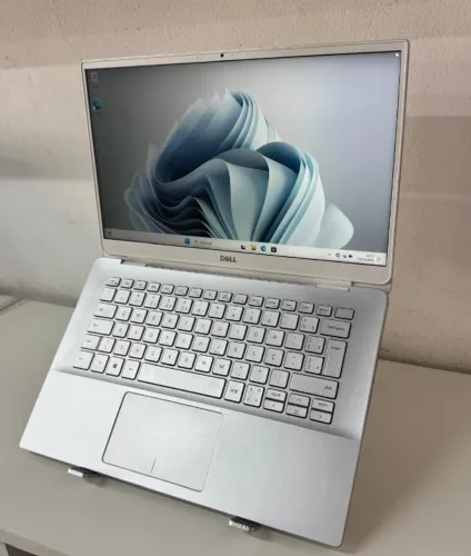 Notebook DELL Inspiron 5490 - Intel Core i5 - 16GB RAM - SSD NVMe 256GB