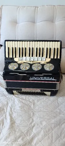 Acordeon universal 80 baixos