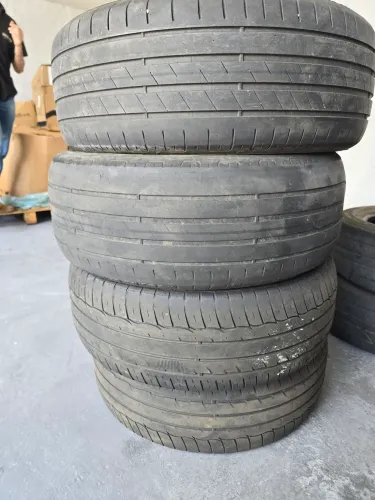 4 Pneus 225 55 17 usados