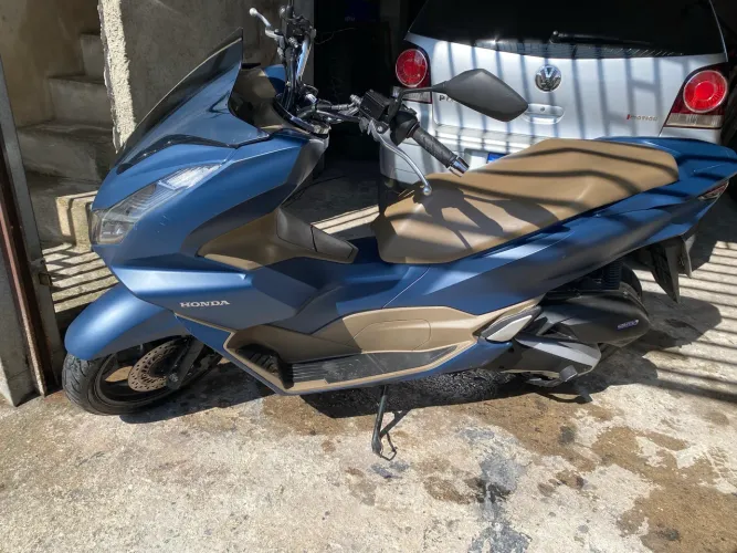 PCX DLX 160. 2023