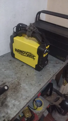 Máquina de solda esab 