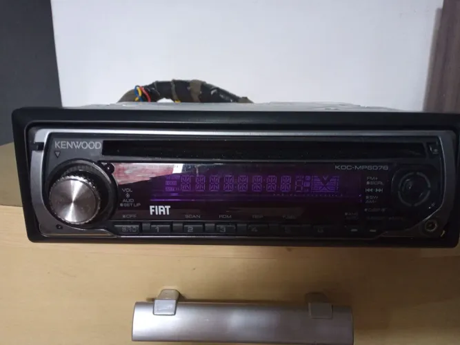 Aparelho de som automotivo Kenwood original da Fiat uma raridade. Super novo