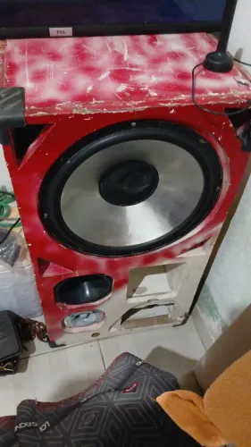 Caixa de som automotivo