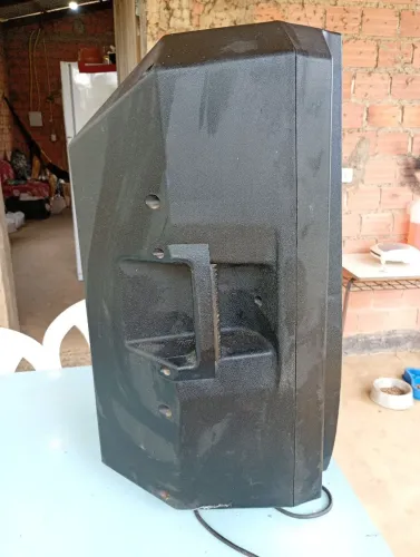 Caixa de som Fran 800vts  profissional valor R$ 700  contato *