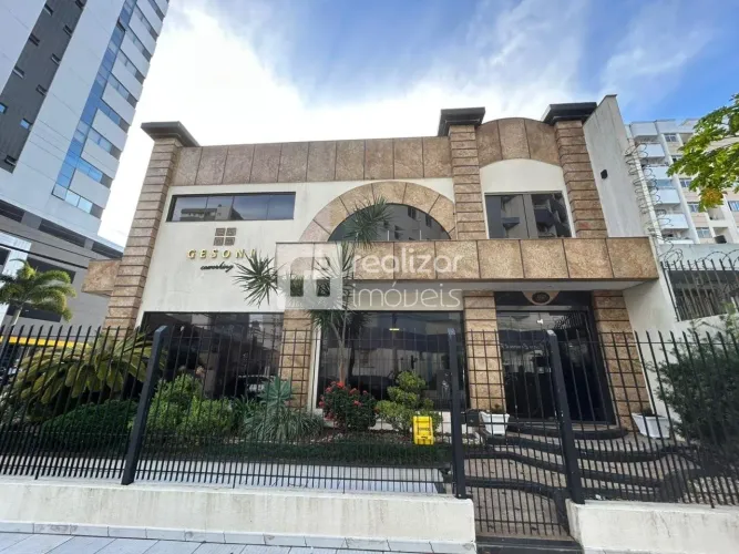 Casa Comercial no bairro Campinas - São José