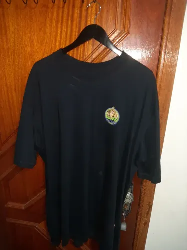 Camiseta Edição especial (Persona non grata)