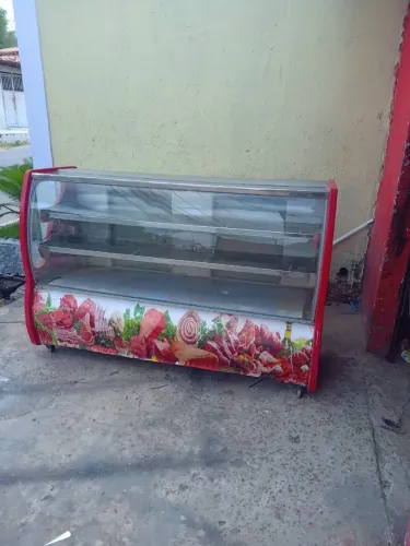 Vende se balcão de frios