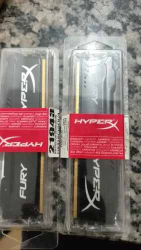 2 pende de memória RAM DDR 3 4GB hyper