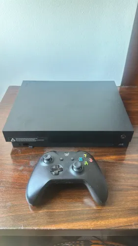 XBOX ONE X - 1TB