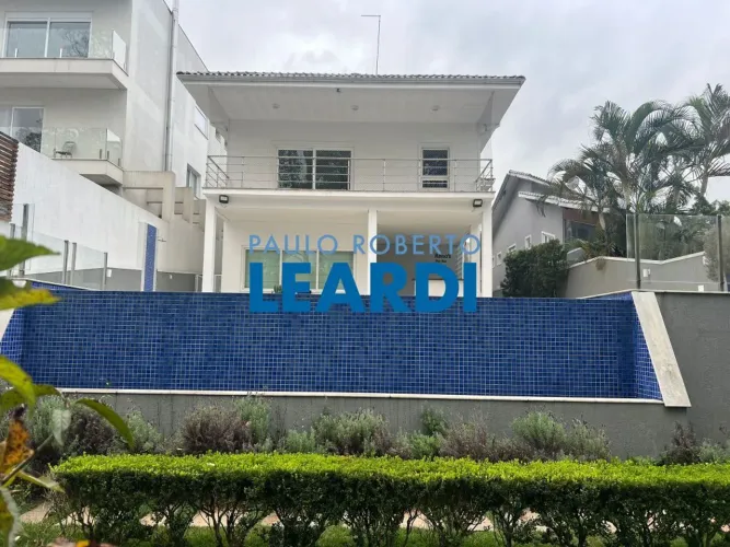 CASA EM CONDOMÍNIO - CONDOMÍNIO ARUJÁ 5 - SP