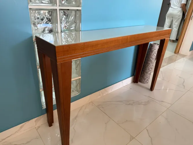Aparador moderno em madeira