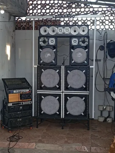 Vendo um som completo tudo funcionando