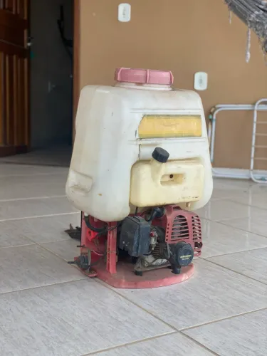 Pulverizador Costal Kawashima 25L Motor 2T a Gasolina - Usado