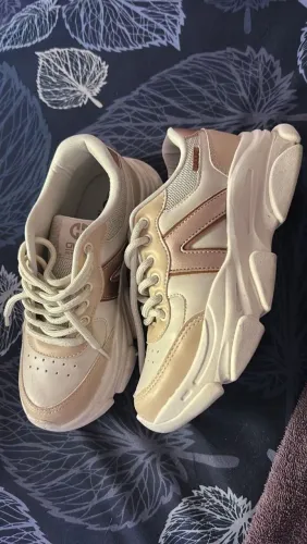 Tênis feminino - Ollie. Estilo chunky sneaker