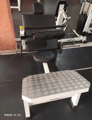 Máquina de Elevação Pélvica