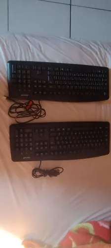 2 teclados por 50 reais com fio