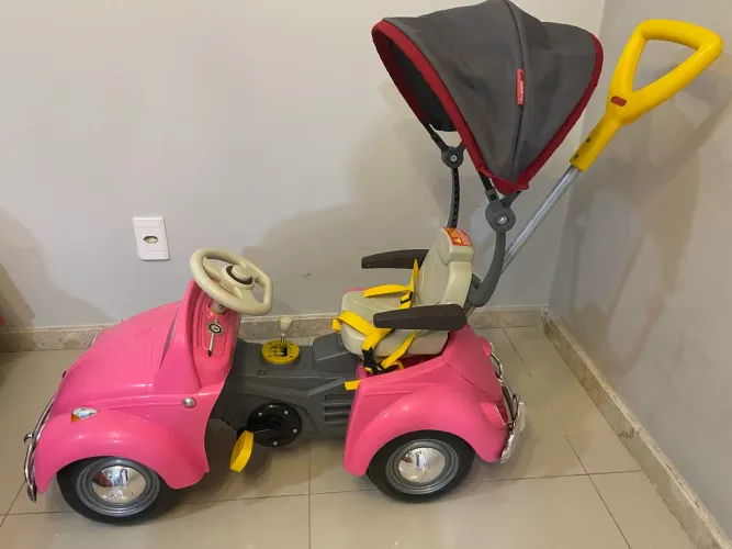Carrinho infantil fusca