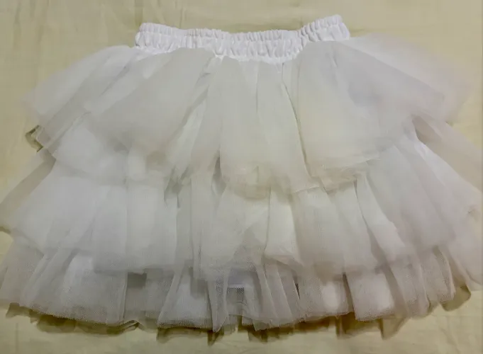 Saia branca de tule infantil