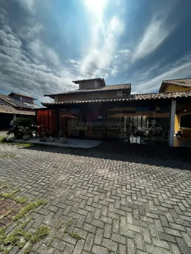 Casa em Saquarema, 3 Quartos (2 suítes) - Área de lazer com piscina e churrasqueira - Saqu