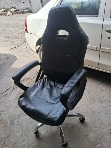 Vendo cadeira de gamer por 120 reais entrego