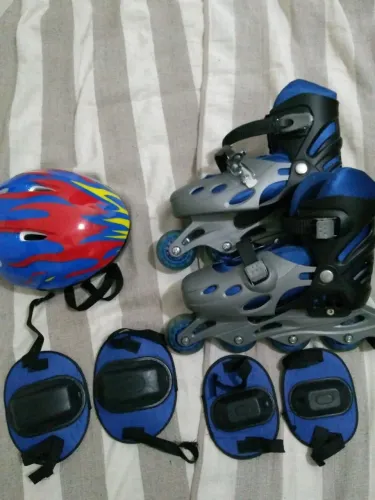 Patins Inline Ajustável + Kit de Proteção