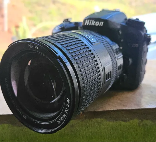 Câmera Nikon D7200 Lente 18-300