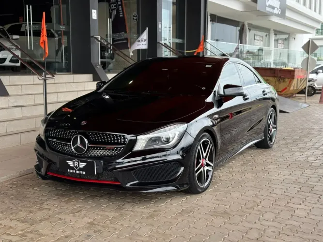 Mercedes-Benz CLA-250 Sport 4matic 2.0 16V 211cv Aut. 2015