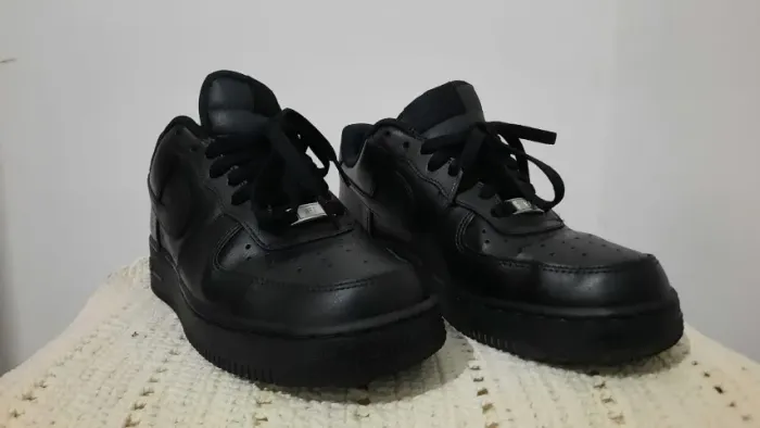 NIKE AIR FORCE 1 ORIGINAL - PRETO - TAMANHO 40