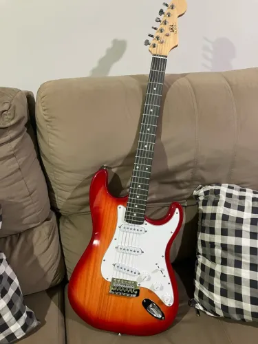 Guitarra konig Stratocaster