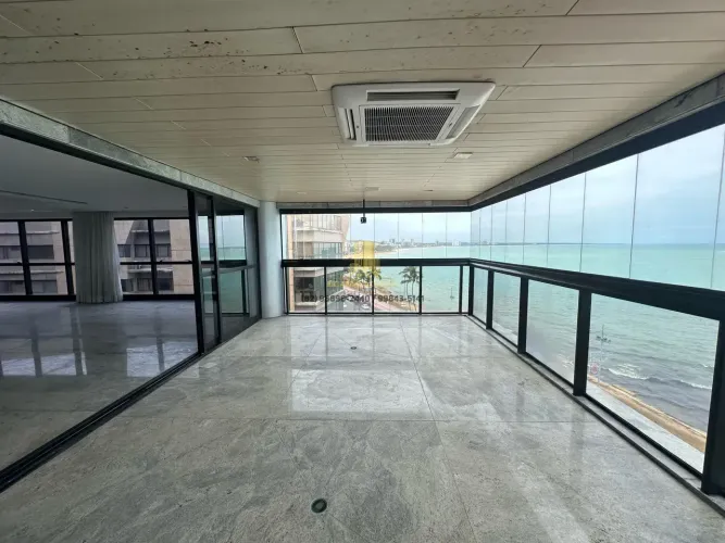 Cobertura Dúplex na beira-mar da Jatiuca, vista permanente para o mar