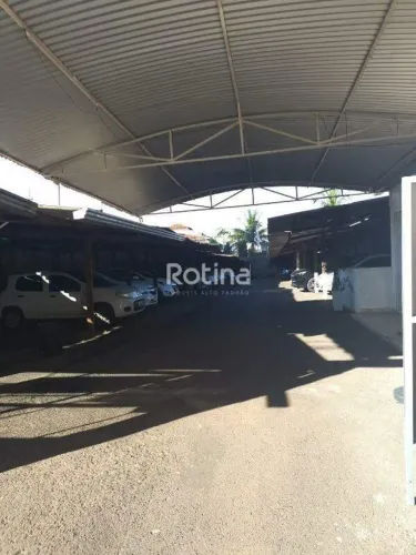 Área à venda em Uberlândia (Umuarama)  560 m² em frente ao Hemocentro