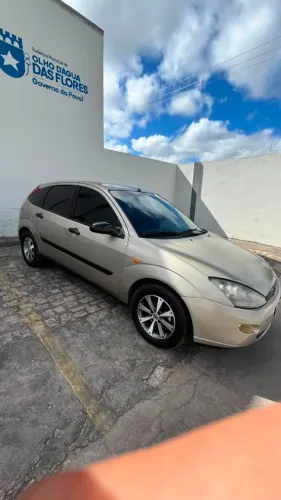Ford Focus 1.8 16V 5P 2003
