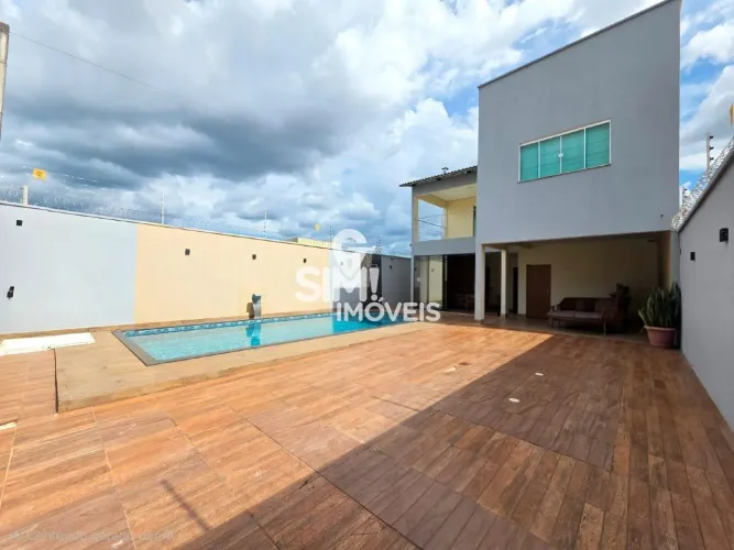 SOBRADO COM ENERGIA SOLAR E ÁREA DE LAZER, 03 QUARTOS SENDO 01 SUÍTE NA 1506 SUL!!