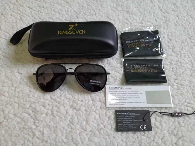 Óculos de sol unissex da marca King Seven novo original lentes em policarbonato.