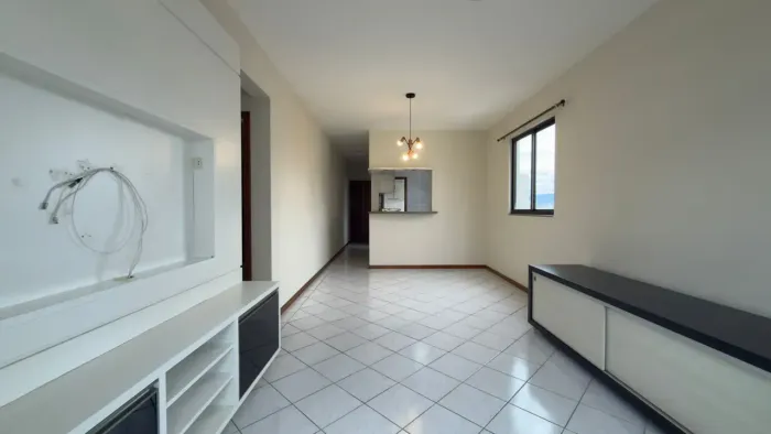 Apartamento Semi mobiliado no Estreito com 3 quartos sendo 1 suíte