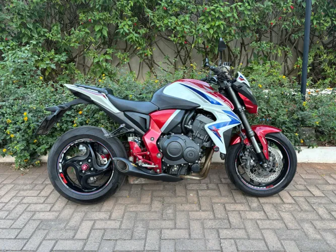 CB 1000R Nacked - Barracuda Homem de Ferro